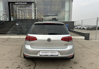 Подержанный автомобиль Volkswagen Golf Hatchback 2013 года (6 фото)