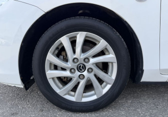 Подержанный автомобиль Mazda 3 Sedan 2013 года (15 фото)