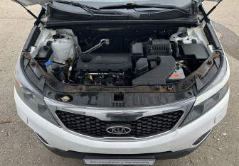 Подержанный автомобиль Kia Sorento 2011 года (13 фото)