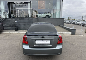 Подержанный автомобиль Daewoo Gentra Sedan 2014 года (6 фото)