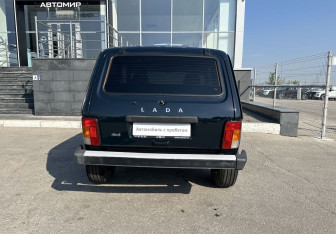 Подержанный автомобиль LADA (ВАЗ) 2121 (4x4) 2016 года (6 фото)