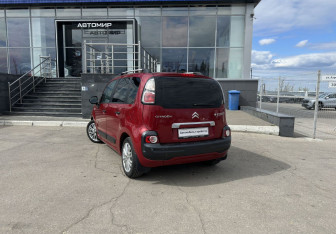Подержанный автомобиль Citroen C3 Picasso 2012 года (7 фото)