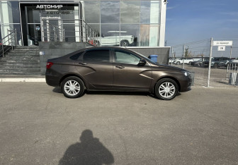 Подержанный автомобиль LADA (ВАЗ) Vesta Sedan 2018 года (4 фото)