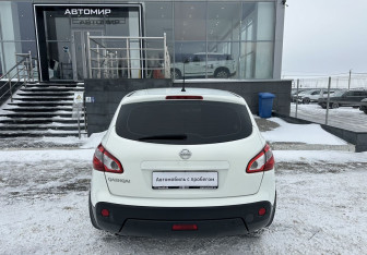 Подержанный автомобиль Nissan Qashqai 2010 года (6 фото)