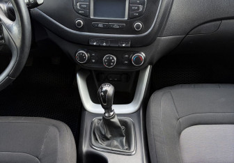 Подержанный автомобиль Kia Ceed Hatchback 2013 года (11 фото)