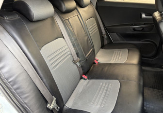 Подержанный автомобиль Kia Ceed Hatchback 2011 года (12 фото)