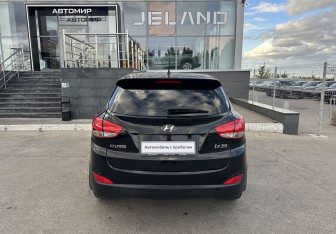 Подержанный автомобиль Hyundai ix35 2012 года (6 фото)
