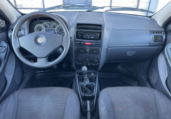 Подержанный автомобиль Fiat Albea 2010 года (10 фото)