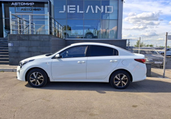 Подержанный автомобиль Kia Rio Sedan 2020 года (8 фото)
