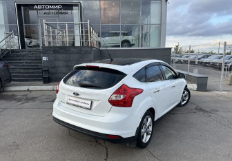 Подержанный автомобиль Ford Focus Hatchback 2013 года (5 фото)