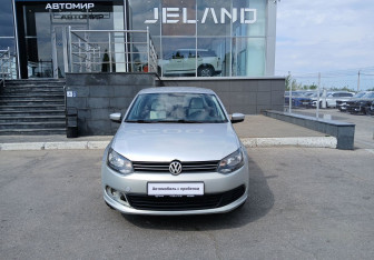 Подержанный автомобиль Volkswagen Polo Sedan 2011 года (2 фото)