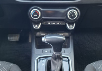 Подержанный автомобиль Kia Rio Sedan 2018 года (11 фото)