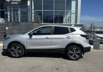 Подержанный автомобиль Nissan Qashqai 2021 года (8 фото)