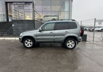 Подержанный автомобиль Chevrolet Niva 2012 года (8 фото)