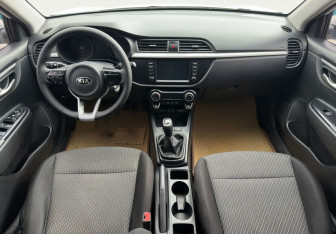 Подержанный автомобиль Kia Rio Hatchback 2018 года (10 фото)