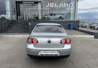 Подержанный автомобиль Volkswagen Passat Sedan 2008 года (6 фото)