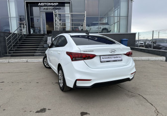 Подержанный автомобиль Hyundai Solaris Sedan 2017 года (7 фото)