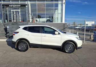 Подержанный автомобиль Nissan Qashqai 2014 года (4 фото)