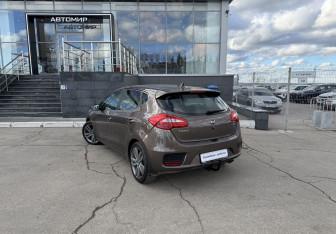 Подержанный автомобиль Kia Ceed Hatchback 2017 года (7 фото)