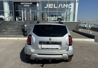 Подержанный автомобиль Renault Duster 2016 года (6 фото)