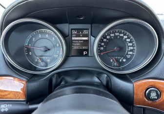 Подержанный автомобиль Jeep Grand Cherokee 2012 года (9 фото)