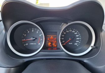 Подержанный автомобиль Mitsubishi Lancer Sedan 2012 года (9 фото)