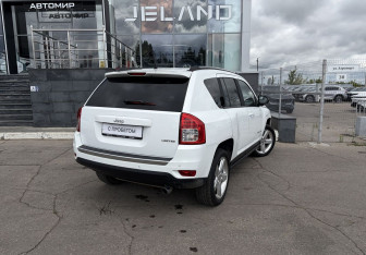 Подержанный автомобиль Jeep Compass 2012 года (5 фото)