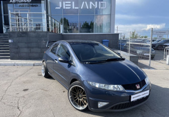 Подержанный автомобиль Honda Civic Hatchback 2008 года (3 фото)