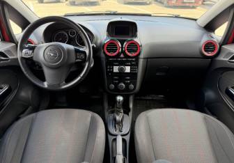 Подержанный автомобиль Opel Corsa 2011 года (10 фото)