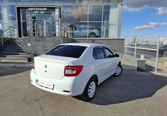 Подержанный автомобиль Renault Logan Sedan 2015 года (5 фото)