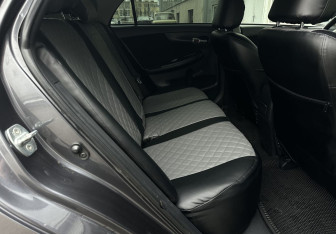 Подержанный автомобиль Toyota Corolla Sedan 2012 года (12 фото)