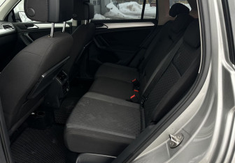 Подержанный автомобиль Volkswagen Tiguan 2020 года (12 фото)