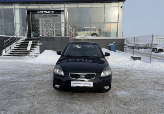 Подержанный автомобиль Kia Rio Hatchback 2011 года (2 фото)