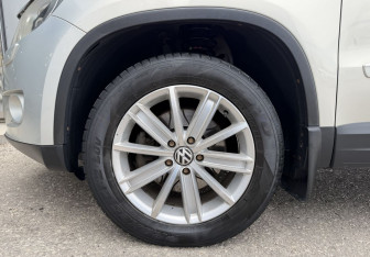 Подержанный автомобиль Volkswagen Tiguan 2011 года (14 фото)