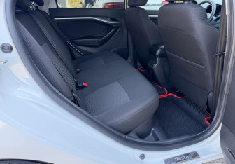 Подержанный автомобиль LADA (ВАЗ) Vesta Sedan 2019 года (12 фото)