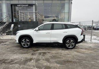 Подержанный автомобиль Geely Atlas 2024 года (8 фото)