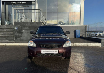 Подержанный автомобиль LADA (ВАЗ) Priora Hatchback 2014 года (2 фото)