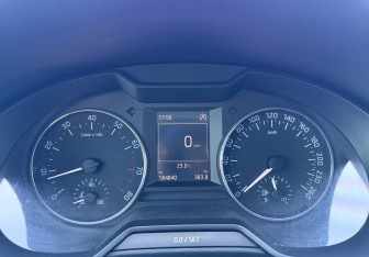 Подержанный автомобиль Skoda Octavia Liftback 2013 года (9 фото)