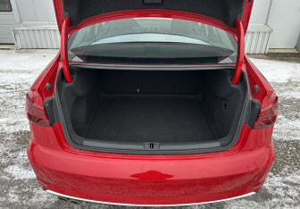 Подержанный автомобиль Audi A3 Sedan 2016 года (13 фото)