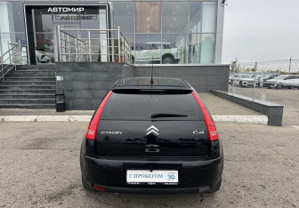 Подержанный автомобиль Citroen C4 Hatchback 2010 года (6 фото)