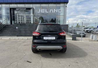 Подержанный автомобиль Ford Kuga 2013 года (6 фото)