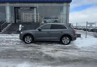 Подержанный автомобиль Audi Q5 2019 года (8 фото)