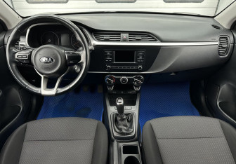 Подержанный автомобиль Kia Rio Hatchback 2021 года (10 фото)