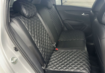 Подержанный автомобиль Kia Rio Hatchback 2019 года (12 фото)