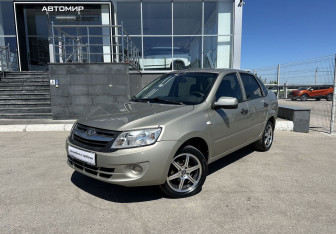 Подержанный автомобиль LADA (ВАЗ) Granta Sedan 2013 года (1 фото)