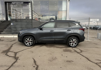 Подержанный автомобиль Kia Seltos 2020 года (8 фото)