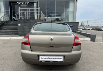 Подержанный автомобиль Renault Megane Sedan 2008 года (6 фото)