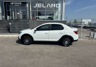 Подержанный автомобиль Renault Logan Sedan 2019 года (8 фото)