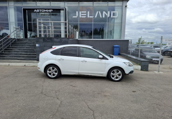 Подержанный автомобиль Ford Focus Hatchback 2010 года (4 фото)