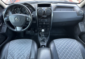 Подержанный автомобиль Renault Duster 2016 года (10 фото)